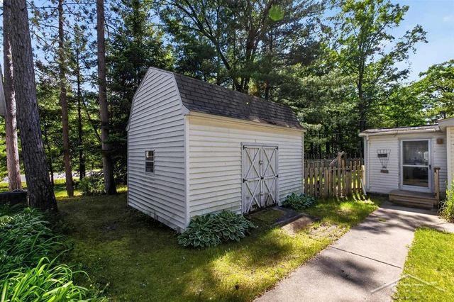 7059 Chain Lake Drive, Plainfield Twp, MI 48761