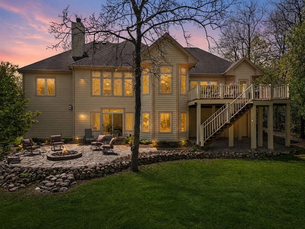 5100 Richmond DRIVE, Racine, WI 53406