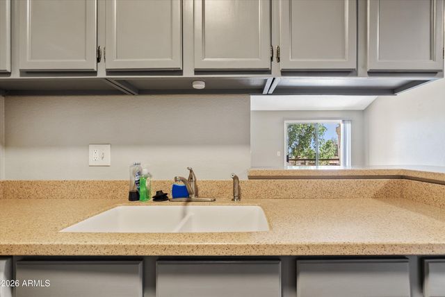 10610 S 48TH Street 2098, Phoenix, AZ 85044