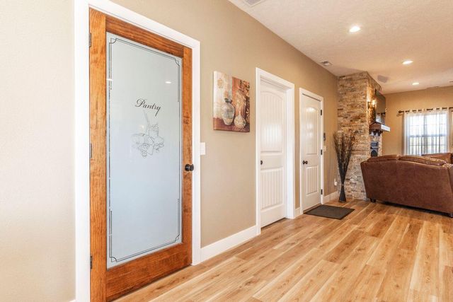 13678 State Highway O, Ava, MO 65608