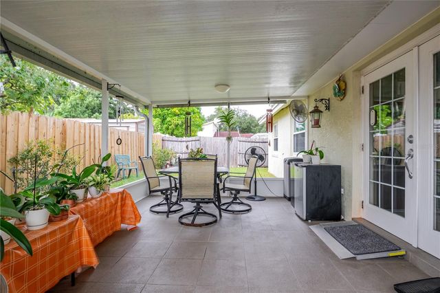10118 HUNTERS POINT COURT, Tampa, FL 33615