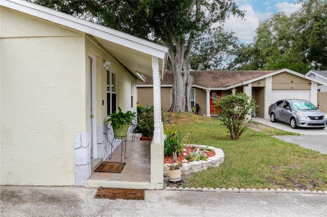 10118 HUNTERS POINT COURT, Tampa, FL 33615