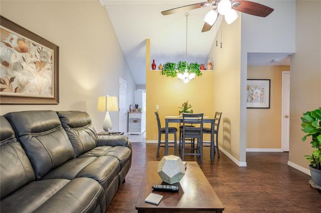 10118 HUNTERS POINT COURT, Tampa, FL 33615