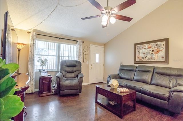 10118 HUNTERS POINT COURT, Tampa, FL 33615