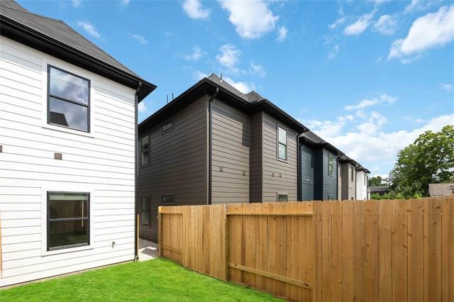 8019 Cora Street Street B, Houston, TX 77088