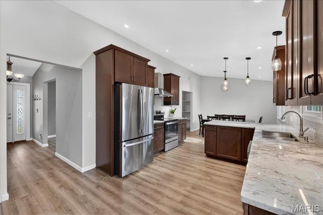 943 Meadowview Lane, Columbia, IL 62236