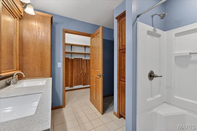 943 Meadowview Lane, Columbia, IL 62236