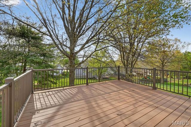 943 Meadowview Lane, Columbia, IL 62236