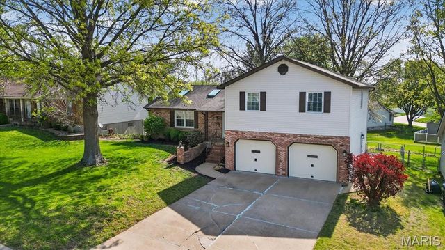 943 Meadowview Lane, Columbia, IL 62236