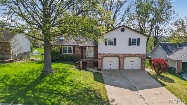 943 Meadowview Lane, Columbia, IL 62236