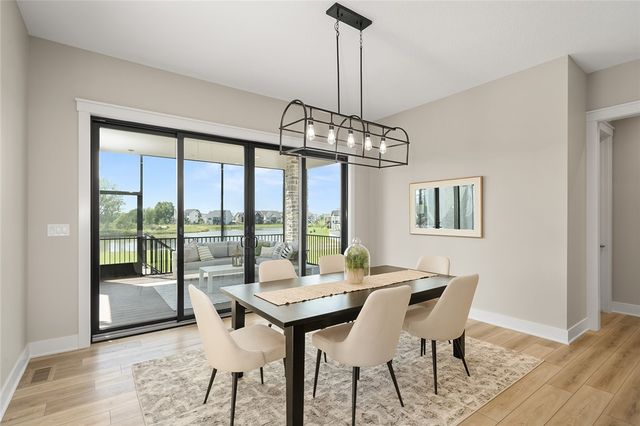13700 Quail Ridge Drive, Urbandale, IA 50323