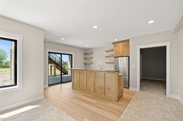 13700 Quail Ridge Drive, Urbandale, IA 50323