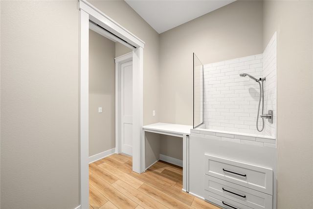 13700 Quail Ridge Drive, Urbandale, IA 50323