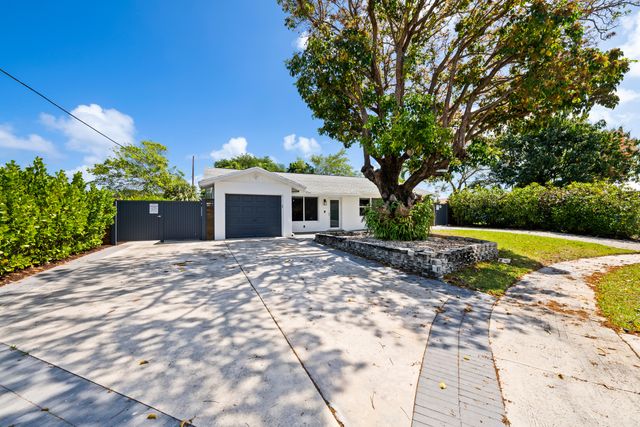 3404 SE 3rd Court, Boynton Beach, FL 33435