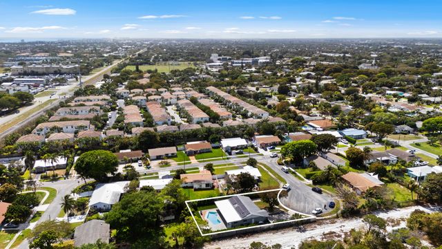 3404 SE 3rd Court, Boynton Beach, FL 33435