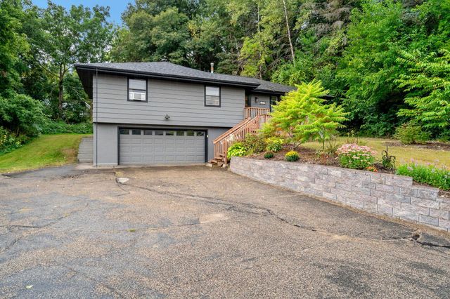 405 Creek Lane, Chaska, MN 55318