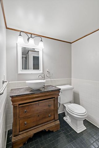 405 Creek Lane, Chaska, MN 55318