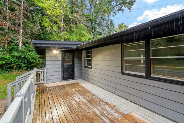405 Creek Lane, Chaska, MN 55318