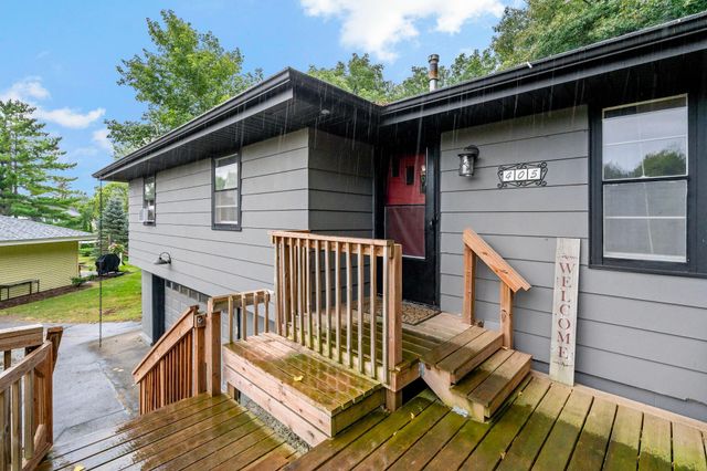 405 Creek Lane, Chaska, MN 55318