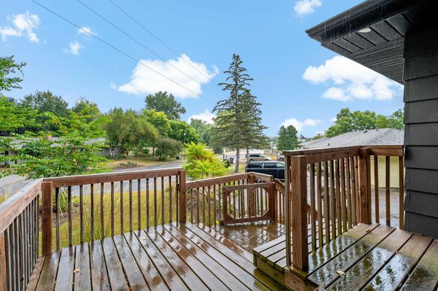 405 Creek Lane, Chaska, MN 55318