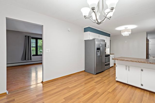 405 Creek Lane, Chaska, MN 55318