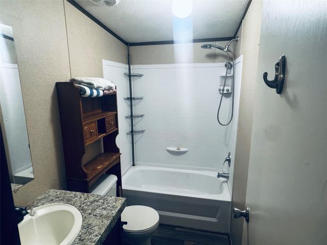 235 Red Oak, Onalaska, TX 77360