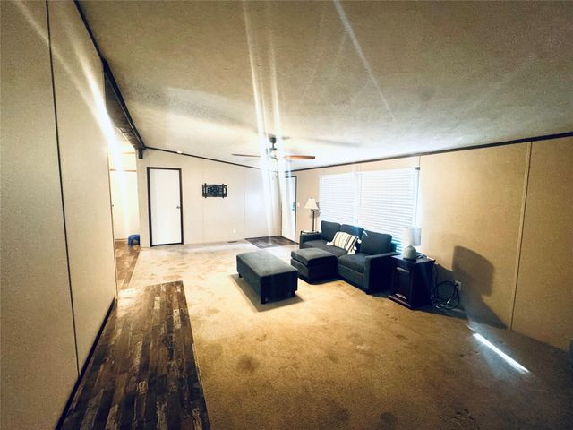 235 Red Oak, Onalaska, TX 77360