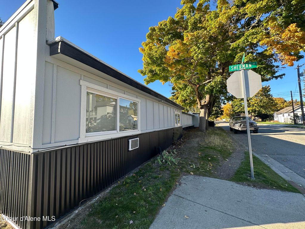 2009 E SHERMAN AVE, Coeur d'Alene, ID 83814 photo 32