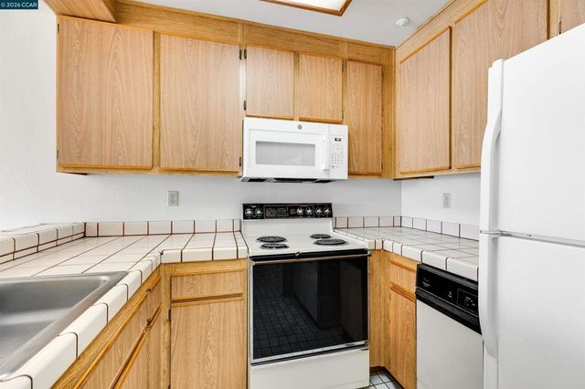 1201 Alta Vista Dr 206, Walnut Creek, CA 94596