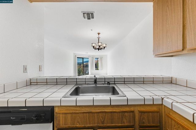 1201 Alta Vista Dr 206, Walnut Creek, CA 94596