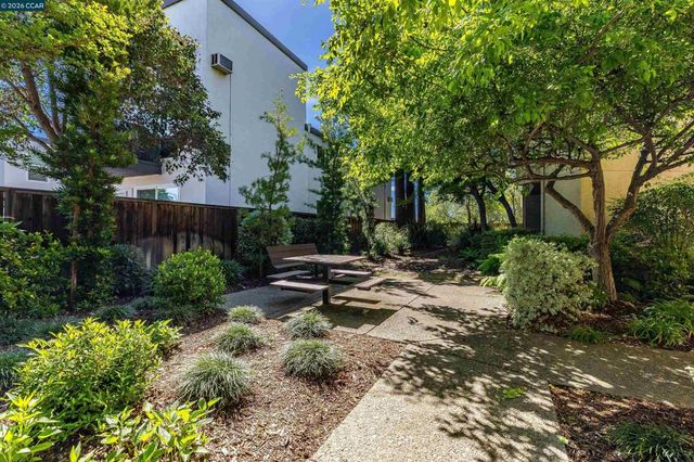 1201 Alta Vista Dr 206, Walnut Creek, CA 94596