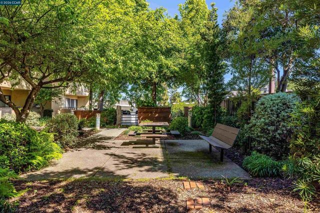 1201 Alta Vista Dr 206, Walnut Creek, CA 94596