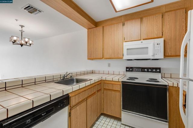 1201 Alta Vista Dr 206, Walnut Creek, CA 94596