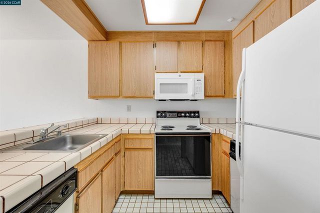 1201 Alta Vista Dr 206, Walnut Creek, CA 94596