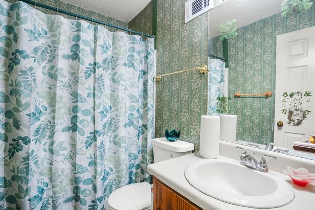 6176 Wintergreen Rd, Norcross, GA 30093