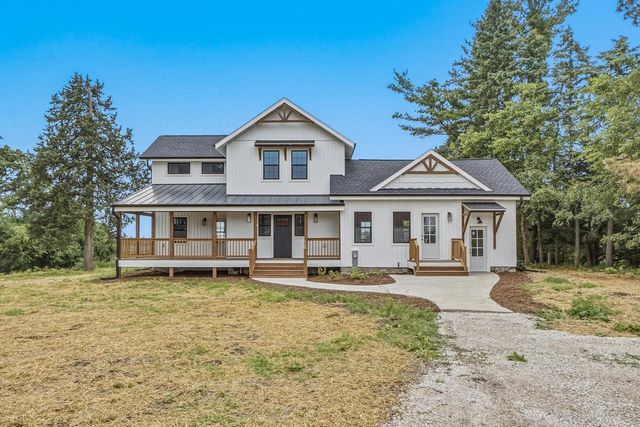 W541 Madison AVENUE, Ixonia, WI 53036