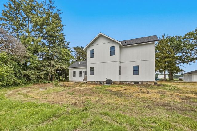 W541 Madison AVENUE, Ixonia, WI 53036