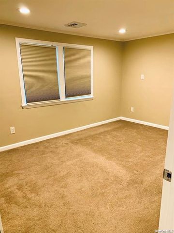 23 Ginny Lane, Bethpage, NY 11714