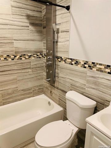 23 Ginny Lane, Bethpage, NY 11714