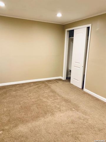 23 Ginny Lane, Bethpage, NY 11714