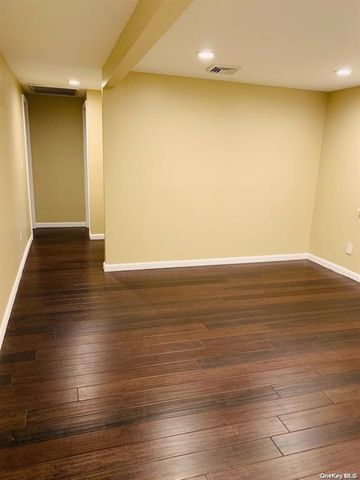 23 Ginny Lane, Bethpage, NY 11714