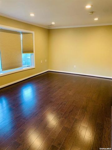 23 Ginny Lane, Bethpage, NY 11714