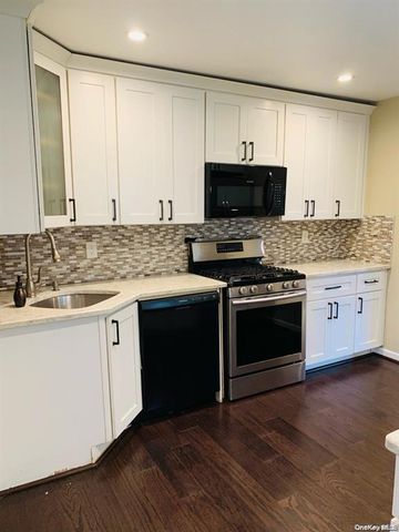 23 Ginny Lane, Bethpage, NY 11714