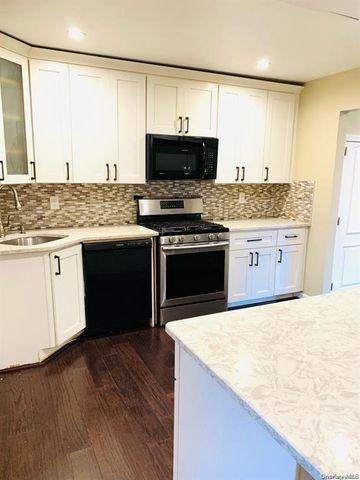 23 Ginny Lane, Bethpage, NY 11714