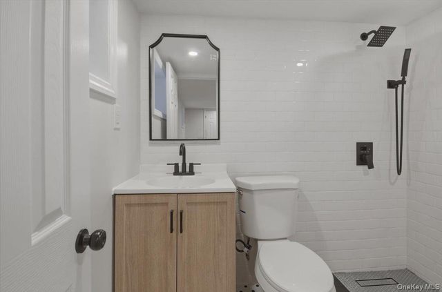 424 Thieriot Avenue, Bronx, NY 10473