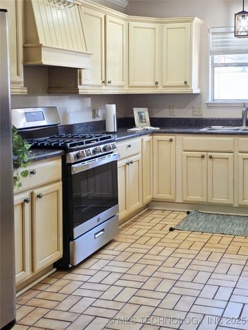 1791 W Mcgill Circle, Eufaula, OK 74432