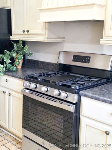 1791 W Mcgill Circle, Eufaula, OK 74432