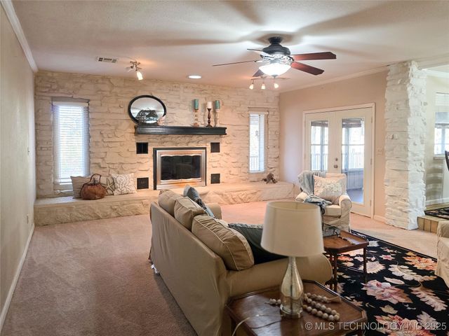 1791 W Mcgill Circle, Eufaula, OK 74432