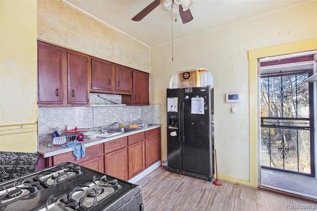 5049 Pennsylvania Street, Detroit, MI 48213