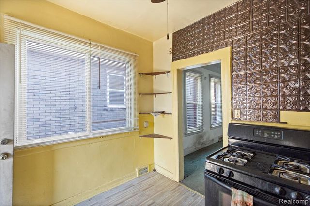 5049 Pennsylvania Street, Detroit, MI 48213